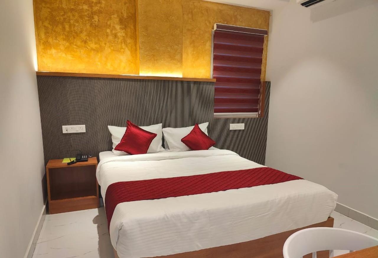 היידראבד Hotel La Premier מראה חיצוני תמונה
