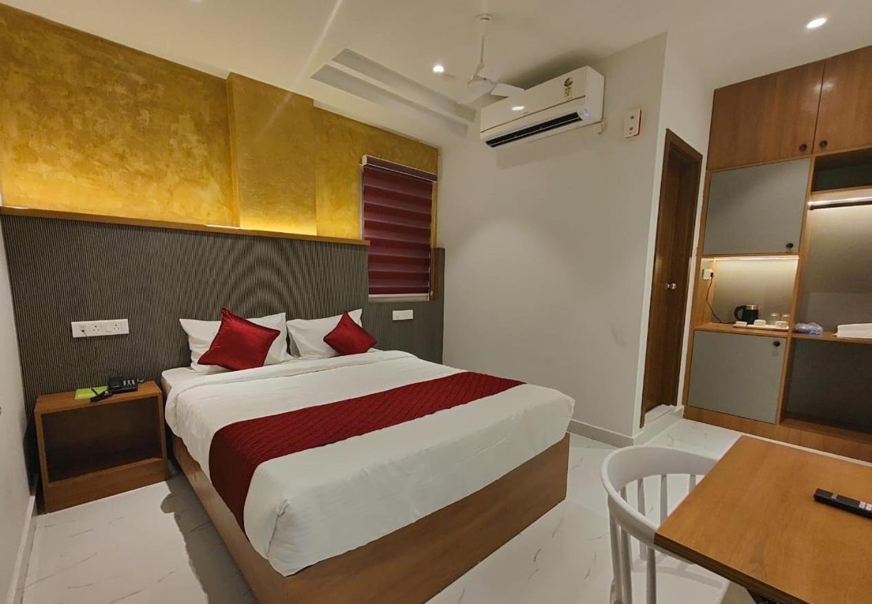 היידראבד Hotel La Premier מראה חיצוני תמונה
